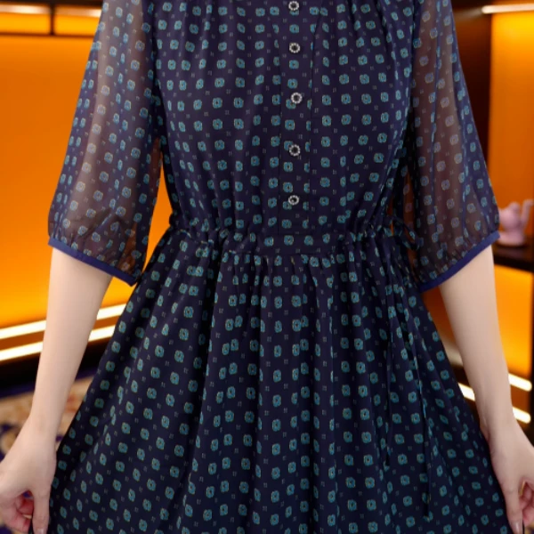 【丝逸方格】夏季新款气质显白百搭连衣裙14958