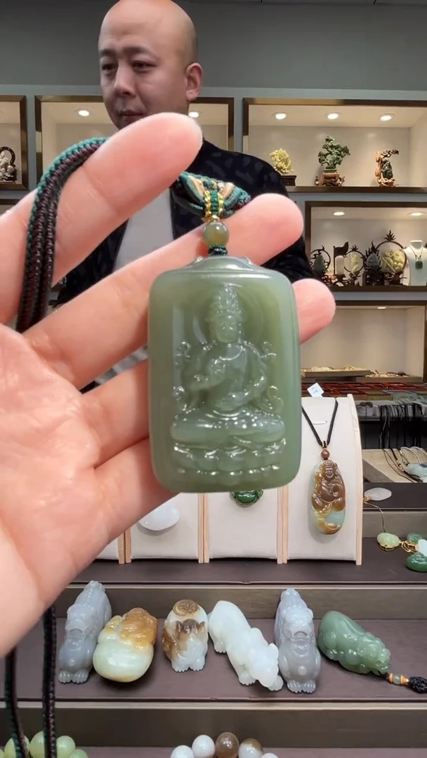 颈饰未镶嵌和田玉苏