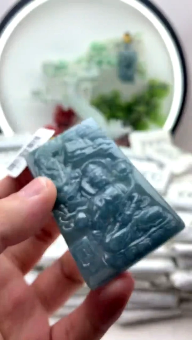 翡翠未镶嵌颈饰大势至