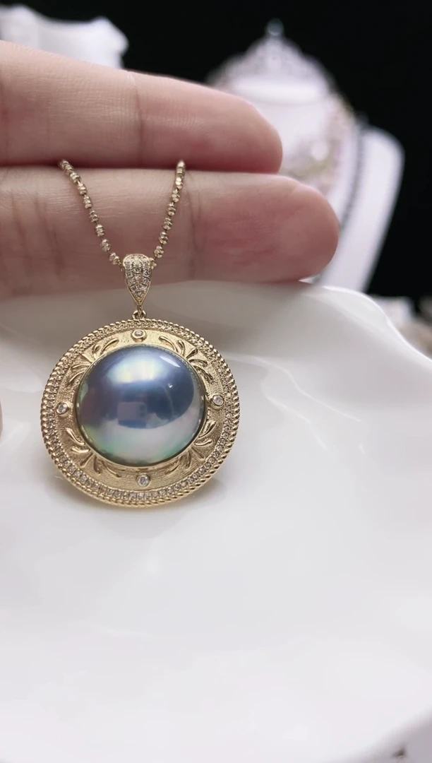 18K金镶嵌颈饰拼合珍珠（马贝珠）海水马贝吊坠