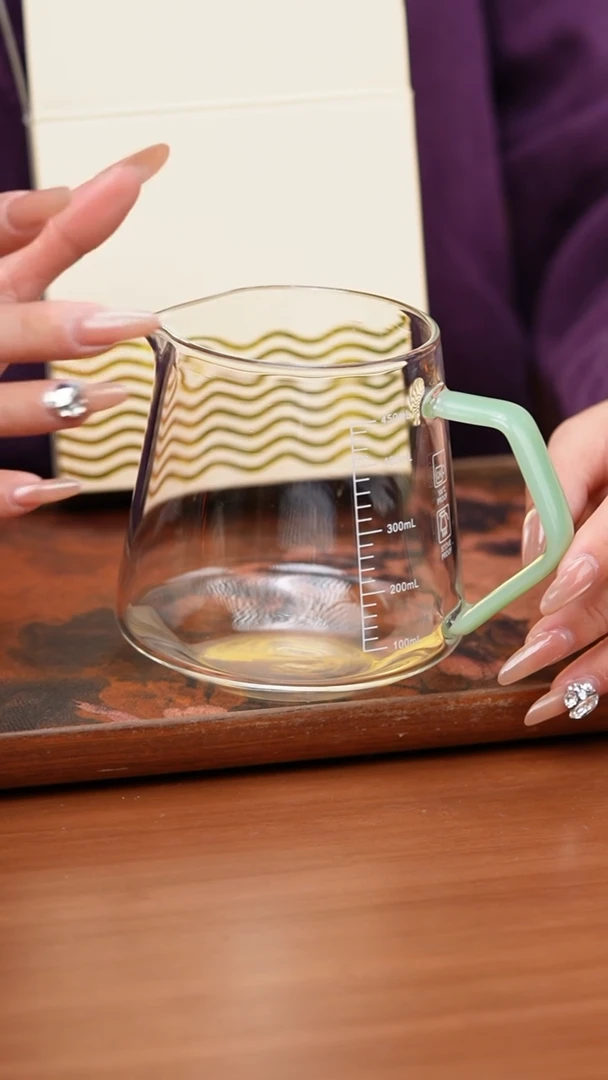 【闪购商品】璃享/雅韵刻度量杯/450ml/浅玉色