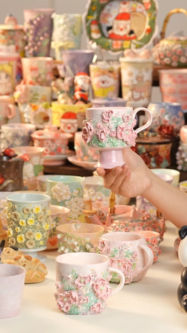 摆件陶景德镇釉下彩手绘设计师款陶瓷