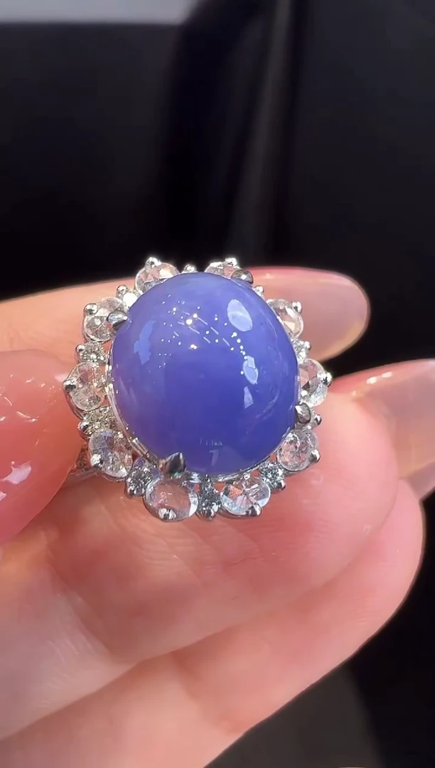 18K金镶嵌戒指翡翠戒指