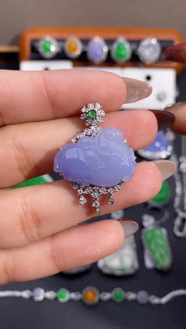 【闪购商品】翡翠颈饰18K金镶嵌吊坠