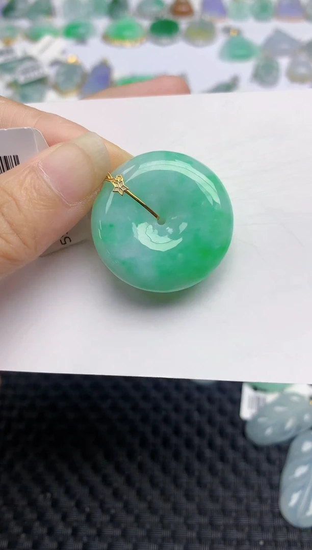翡翠18K金镶嵌颈饰天然翡翠A货