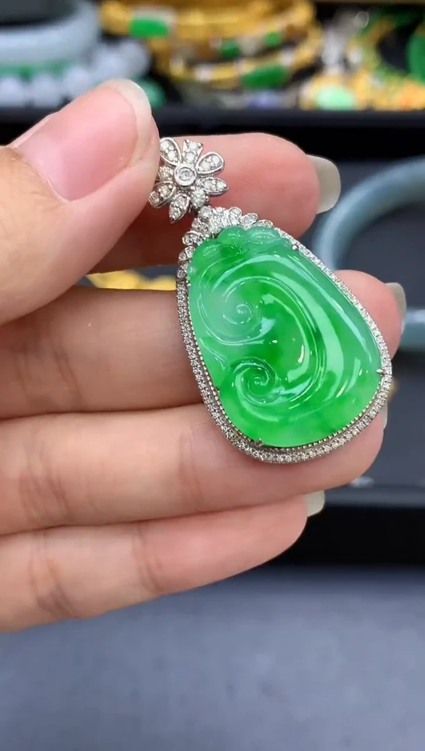 颈饰18K金镶嵌翡翠625-中国好珍宝