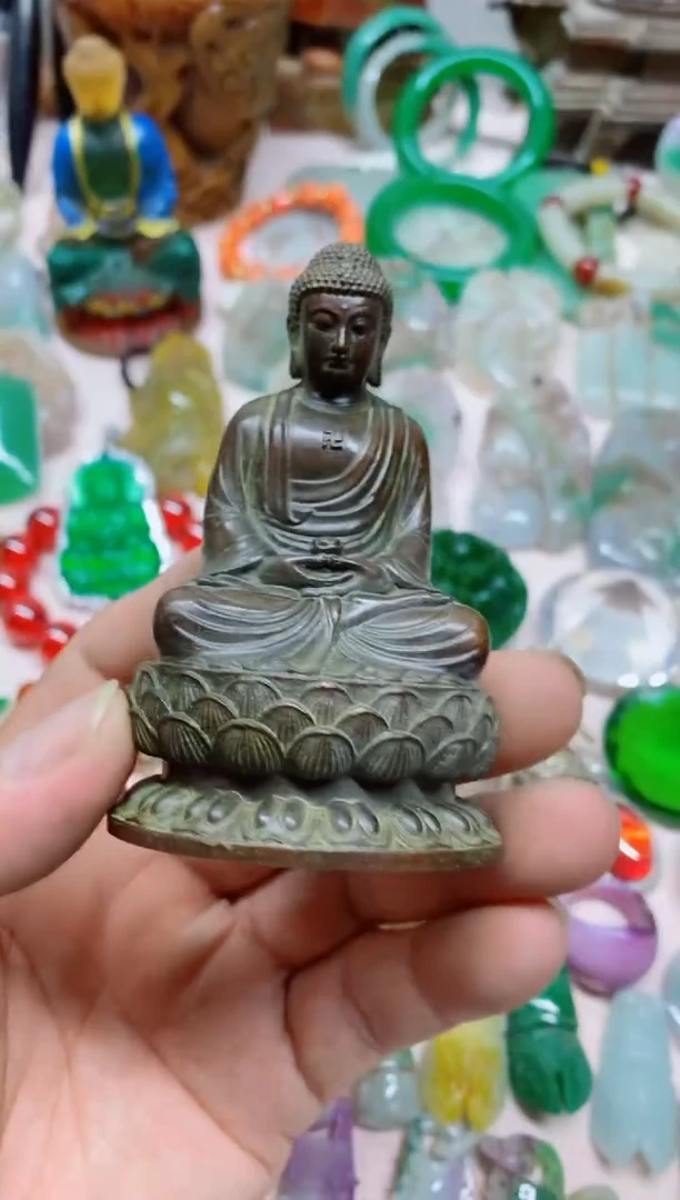 1直播间的实时画面