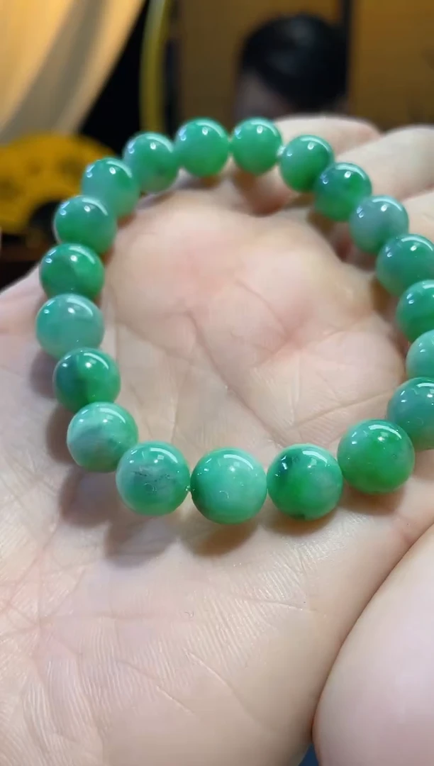 颈饰未镶嵌翡翠手串