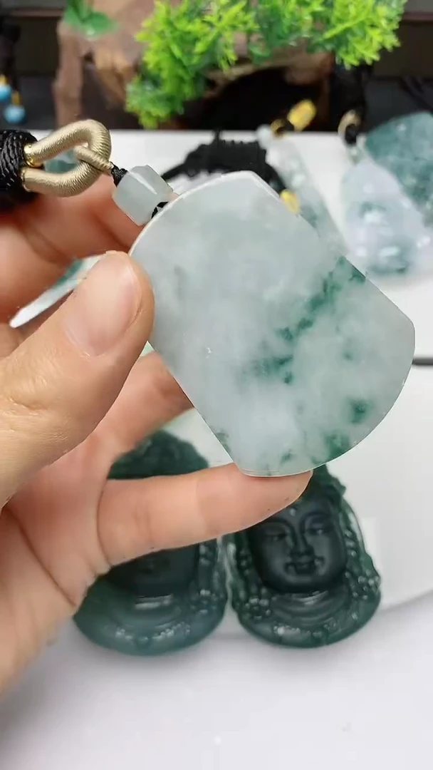 【闪购商品】翡翠颈饰未镶嵌