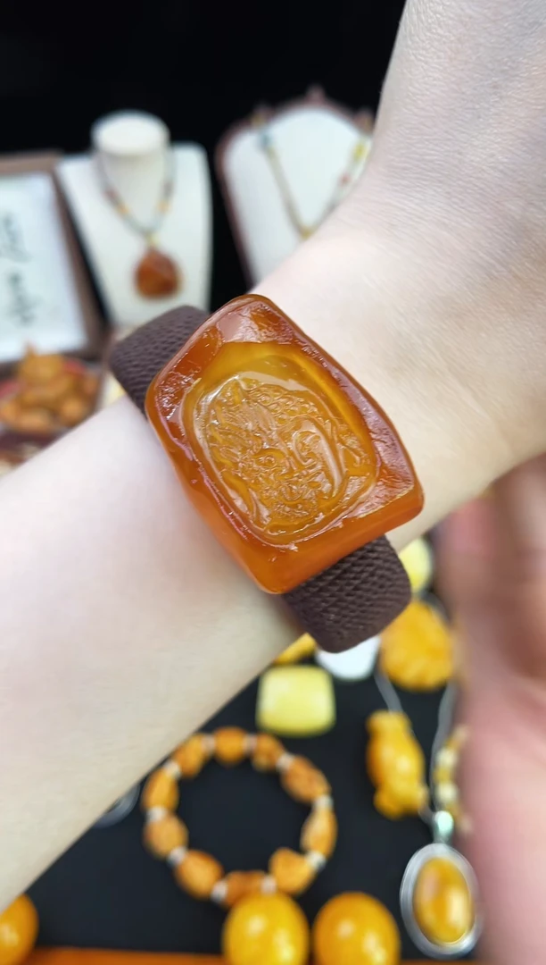 琥珀未镶嵌珠宝奇石柒月