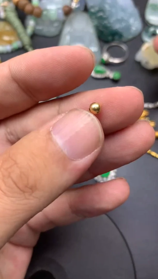 颈饰18K金镶嵌翡翠爸*！金珠@4mm