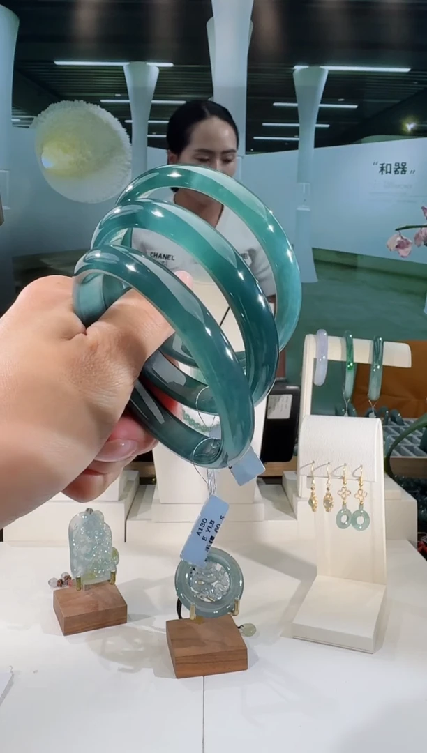 翡翠手镯未镶嵌圈口可选多样性发一