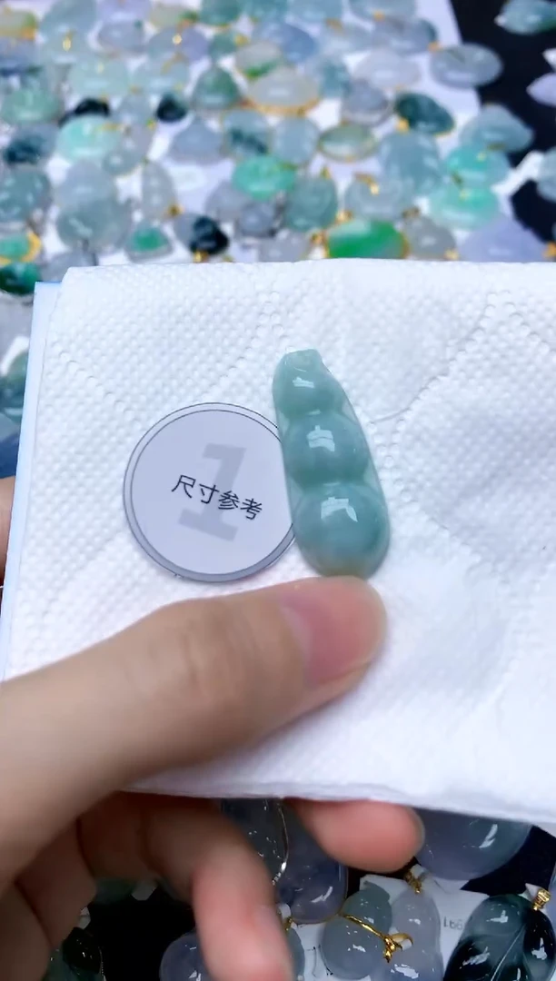 颈饰未镶嵌翡翠天然A货翡翠