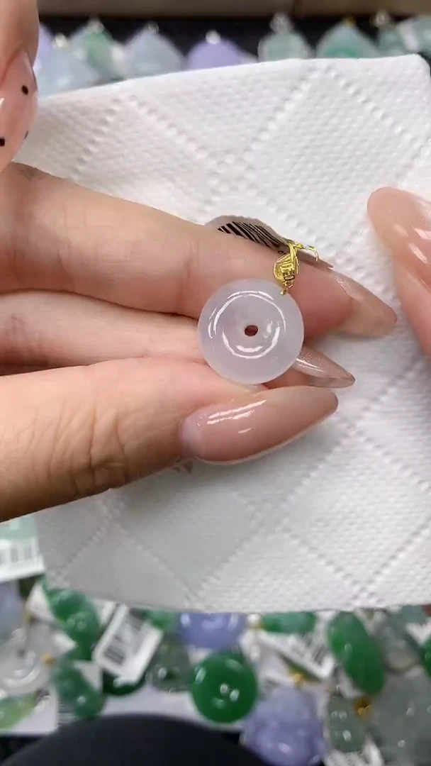 颈饰18K金镶嵌翡翠1111111111111