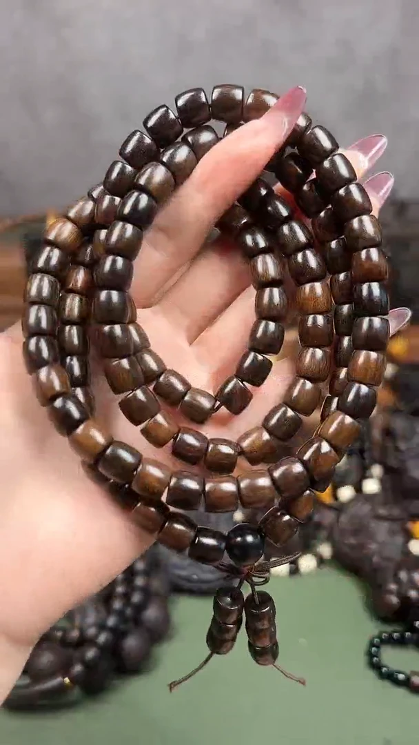 【闪购商品】贡木0.8x0.9cm108颗绿奇楠手串