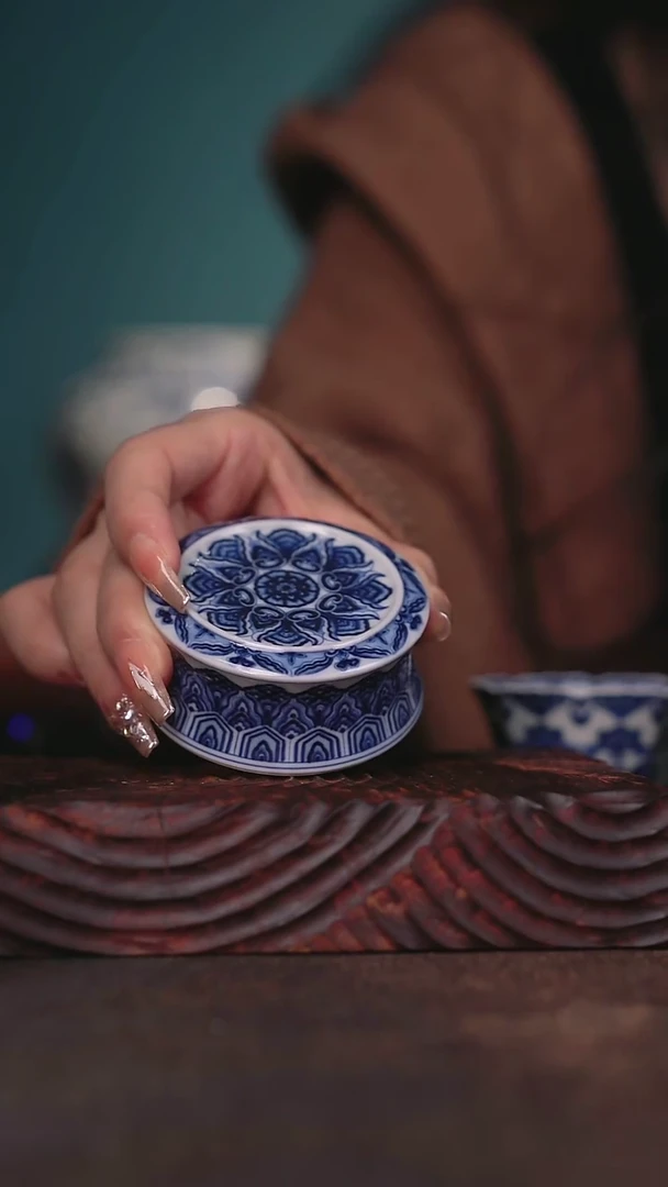 【闪购商品】洪印慕明星空宝相盖置