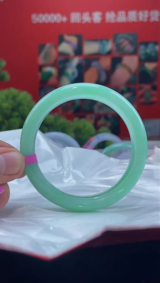 翡翠手镯未镶嵌手镯1