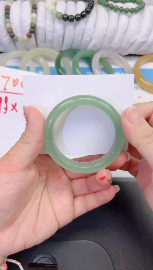 石英质玉手镯未镶嵌52-52.7