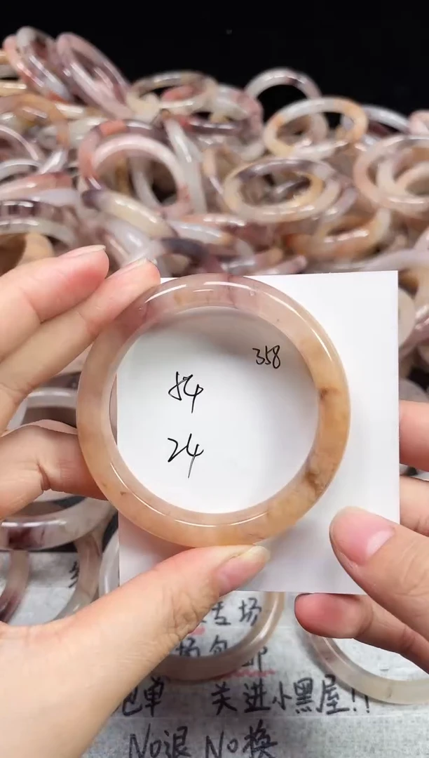 未镶嵌手镯石英质玉358