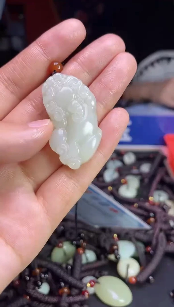 未镶嵌和田玉挂件1