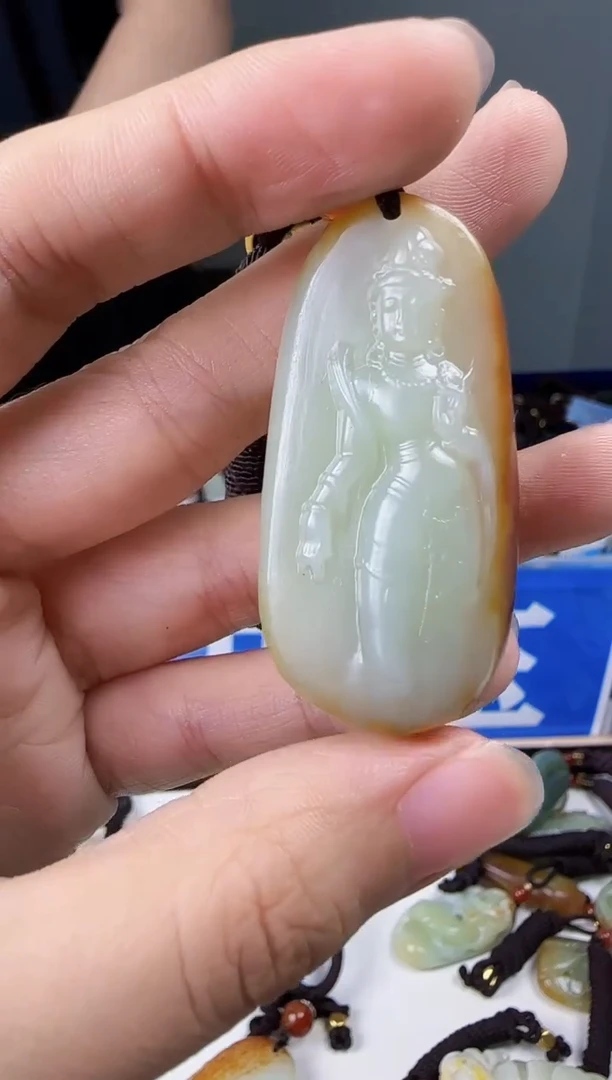 和田玉未镶嵌颈饰1