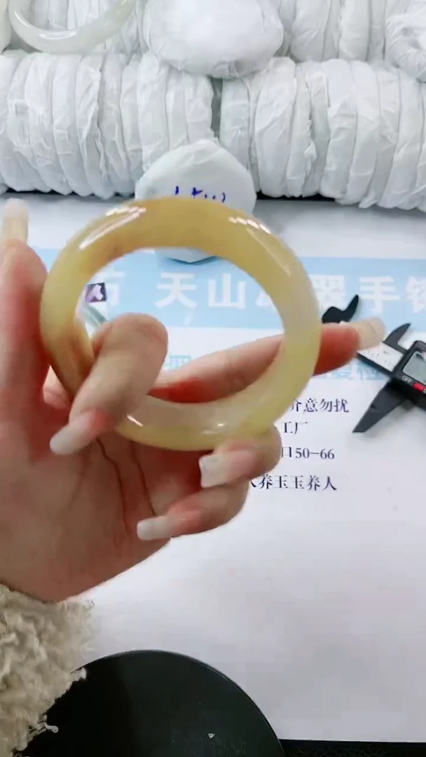 【闪购商品】石英质玉手镯未镶嵌多样性发货L666