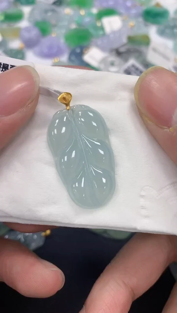 颈饰18K金镶嵌翡翠a货假一赔三支持复检百元上9元证书费自理