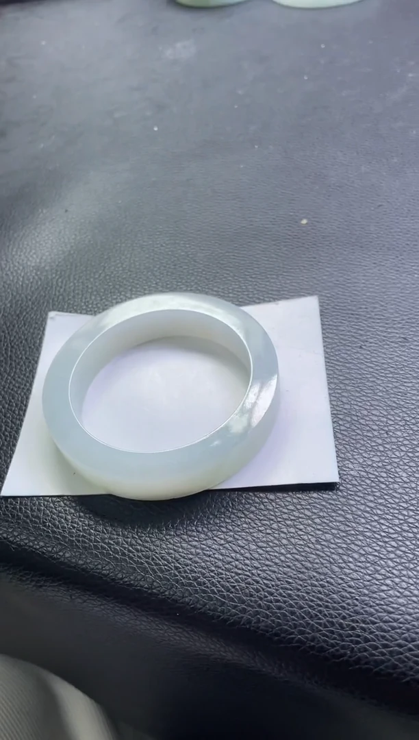 未镶嵌手镯定制翡翠手镯