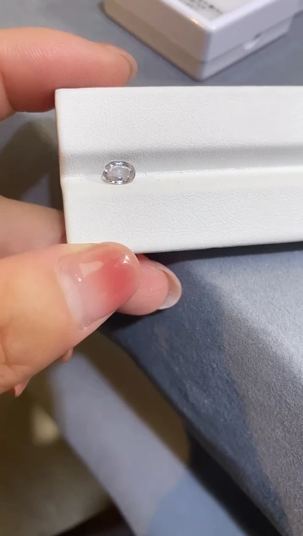 裸石蓝宝石0.70ct蓝宝石浅