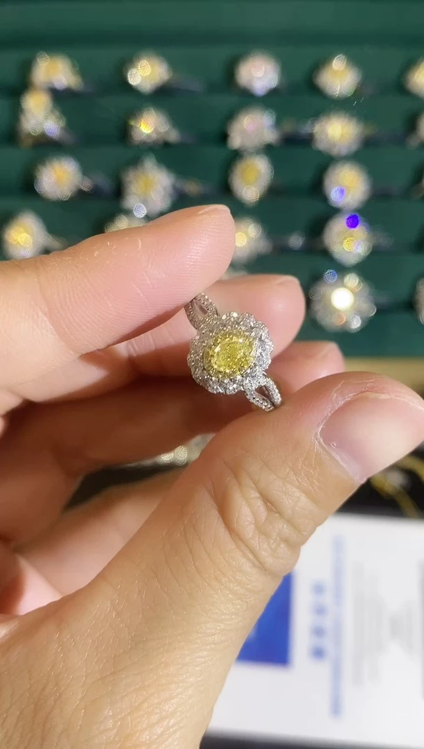 18K金镶嵌戒指钻石444