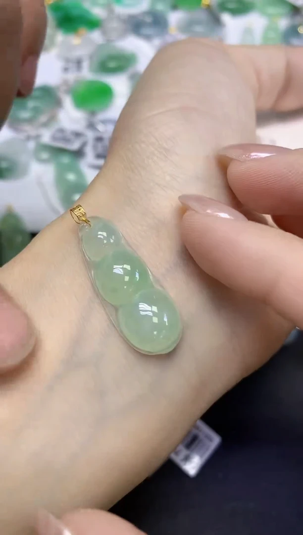 颈饰18K金镶嵌翡翠天然缅甸翡翠A货百元以上9元证书费自理