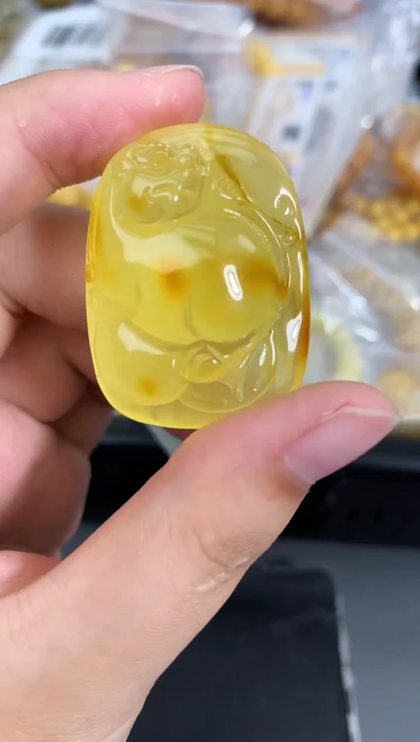 未镶嵌琥珀珠宝奇石97