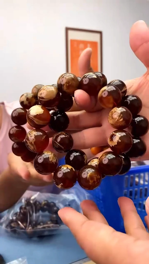 未镶嵌琥珀珠宝奇石假一罚十，多样性发一件