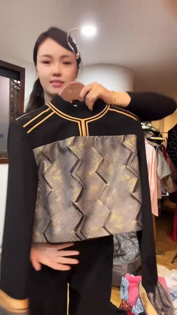 外套 M码 80-110斤