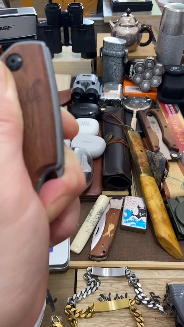 瓷片闪购商品 如图所示