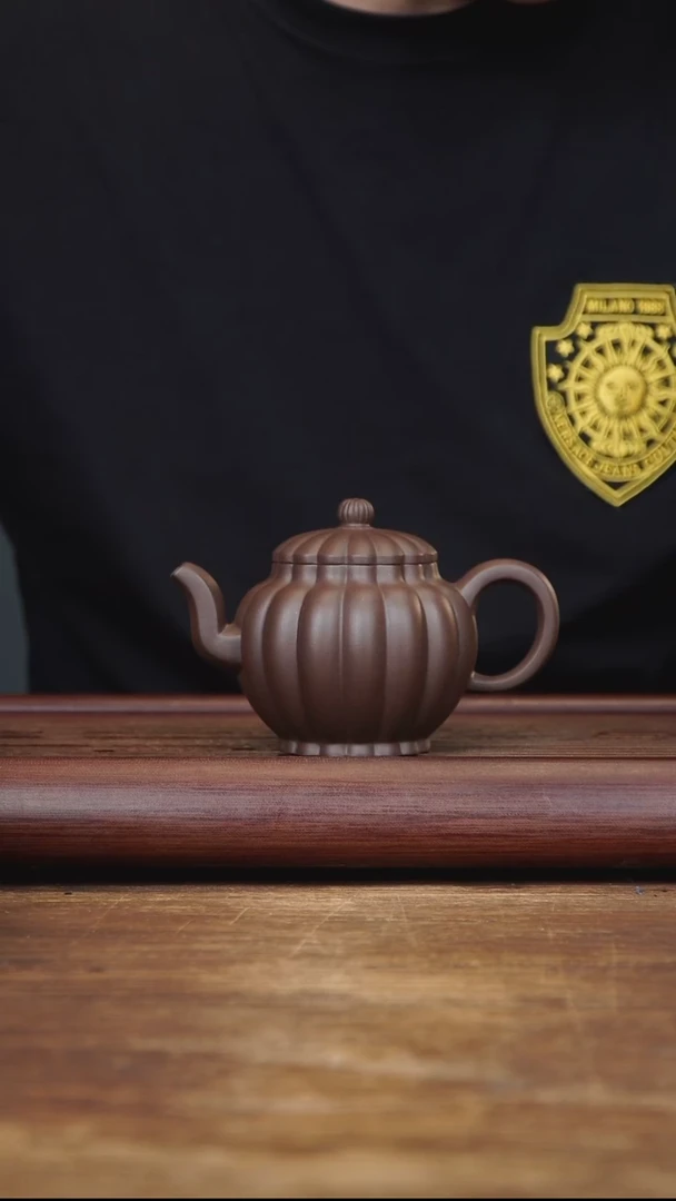 茶壶紫砂190ml 筋纹宫灯 紫泥