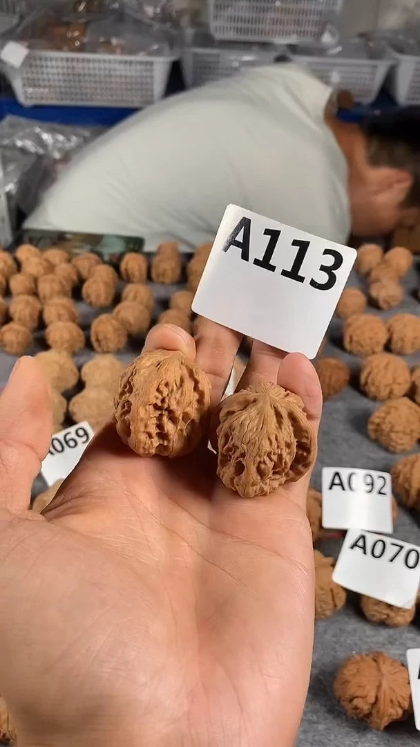 吊坠文玩核桃野狼核桃35