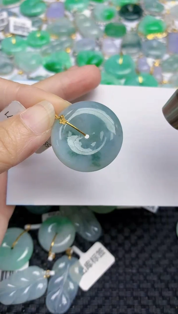 翡翠未镶嵌颈饰天然翡翠A货