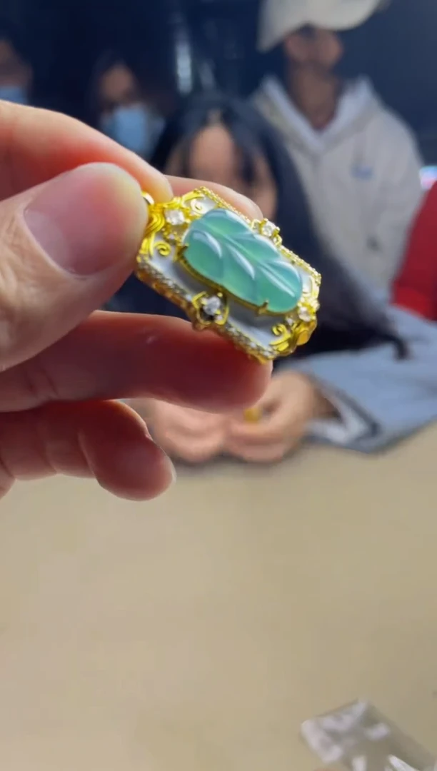 【闪购商品】翡翠颈饰未镶嵌       2986