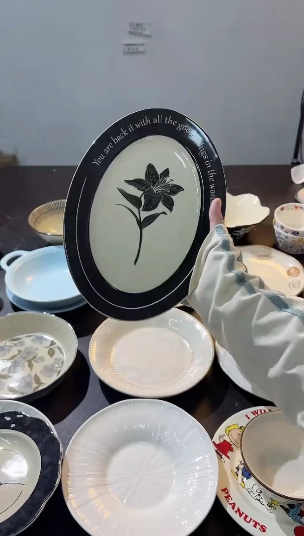 陶直播微瑕黑花鱼盘*1
