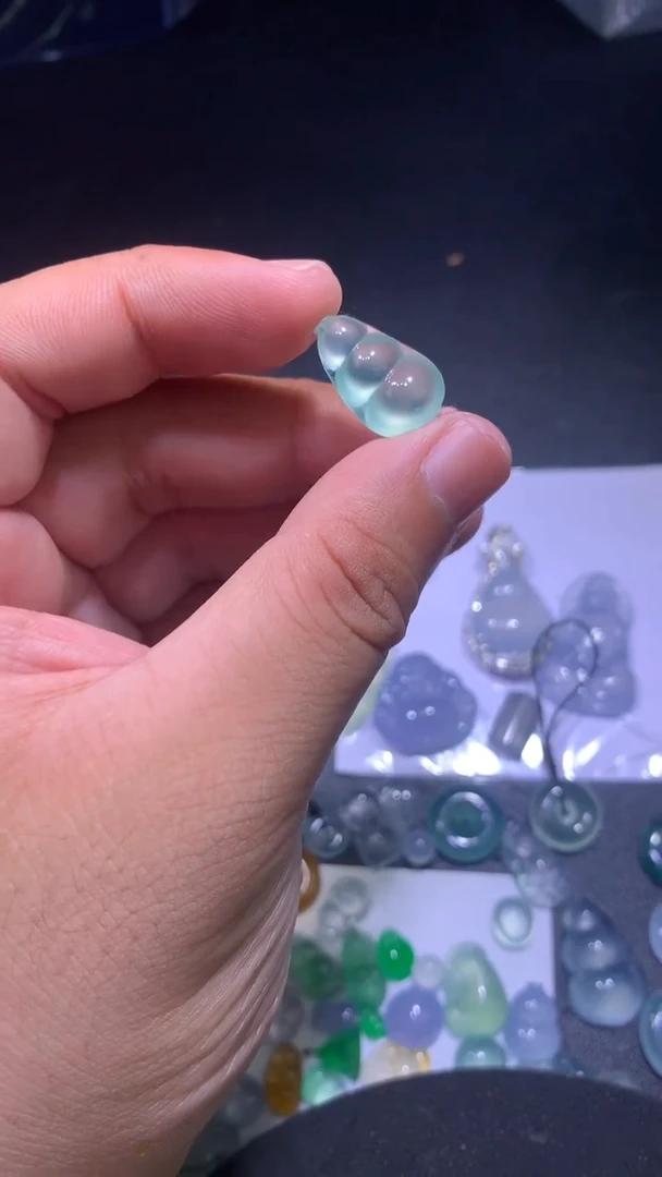 颈饰未镶嵌翡翠豆子