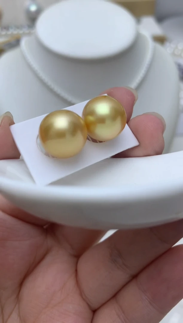 18K金镶嵌耳饰海水珍珠w28