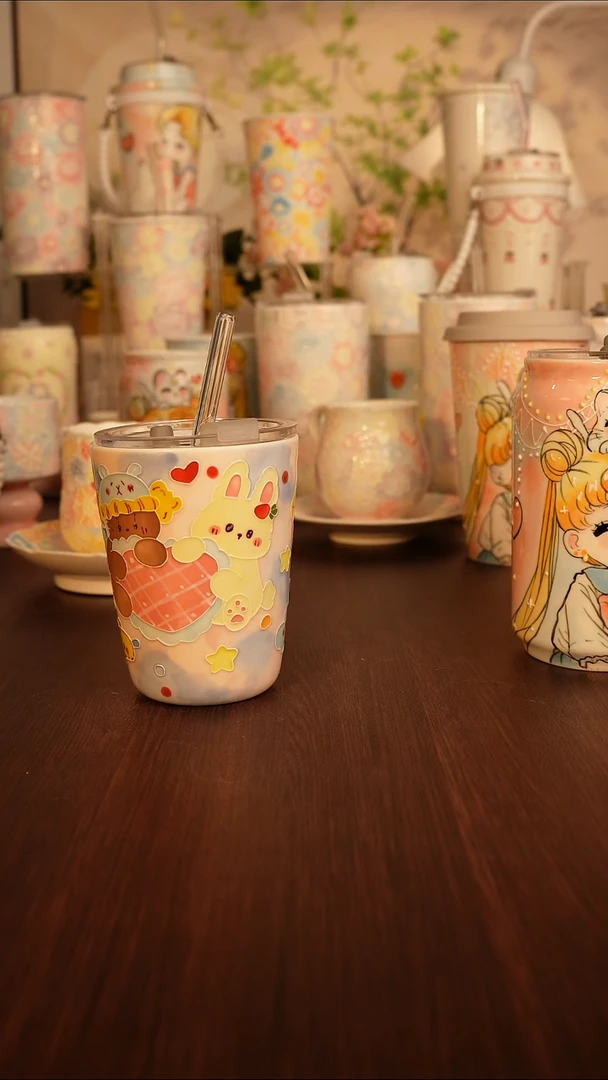 景德镇手绘的杯子