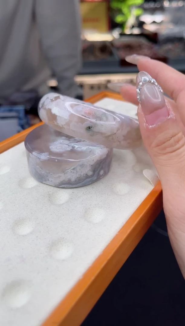 【闪购商品】石英质玉手镯未镶嵌54圈口（赠品镯心）3571048