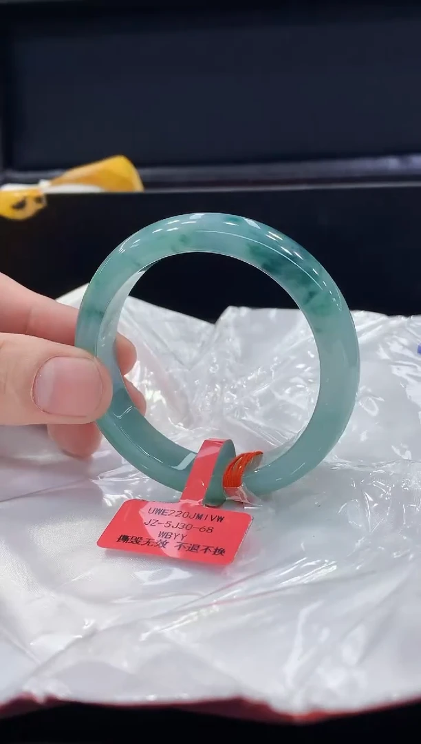 未镶嵌手镯翡翠翡翠手镯
