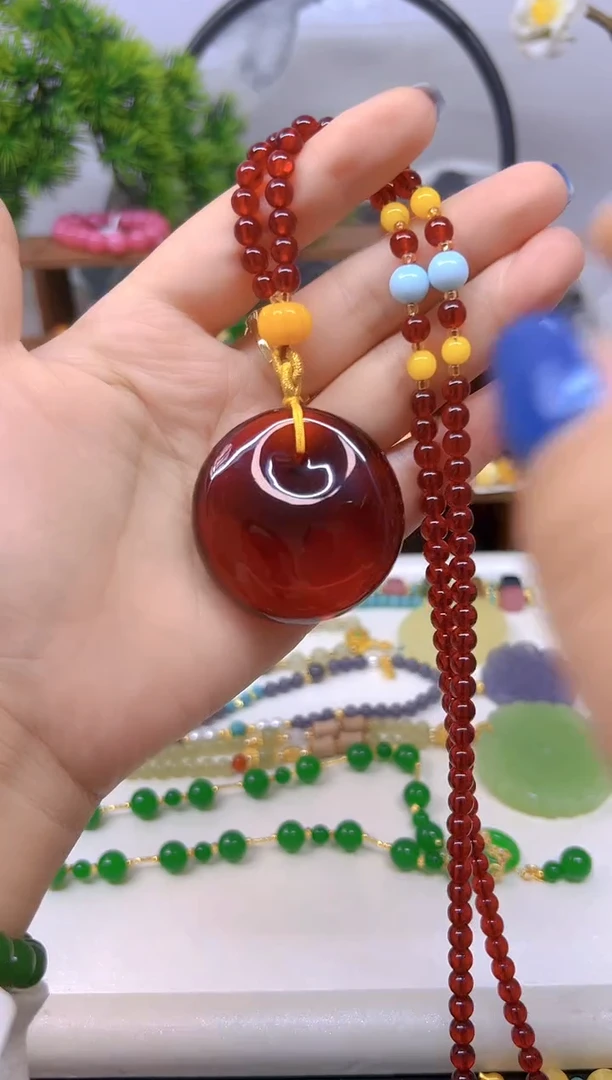 血珀颈饰未镶嵌M34