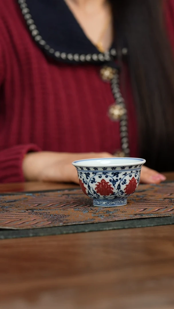 【闪购商品】阳春白雪 釉里红缠枝中号