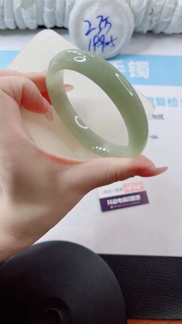 未镶嵌手镯石英质玉多样性发货V391-65