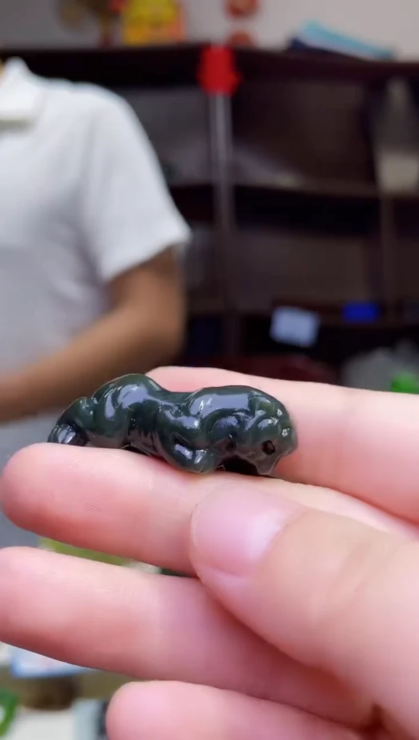 和田玉未镶嵌颈饰1