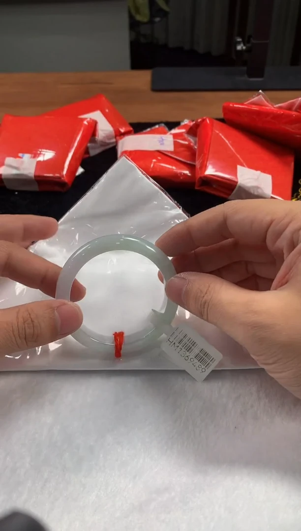 未镶嵌定制翡翠5073毛货不退不换  52-53圈